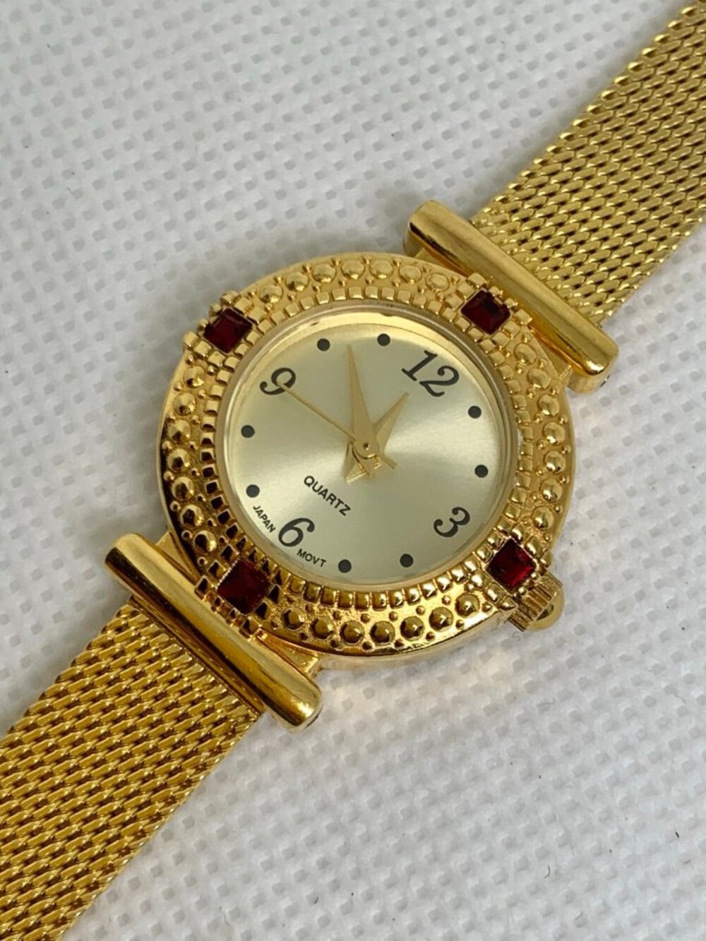 Avon Red Accented gold tone women’s watch 23mm adjustable mesh band running - Picture 5 of 6